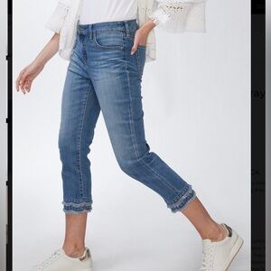 Chicos so slimming girlfriend slim crop leg.